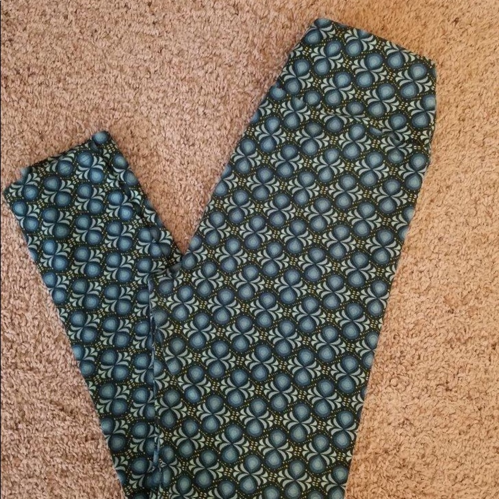 LuLaRoe One Size Fits All Blue Pattern Leggings